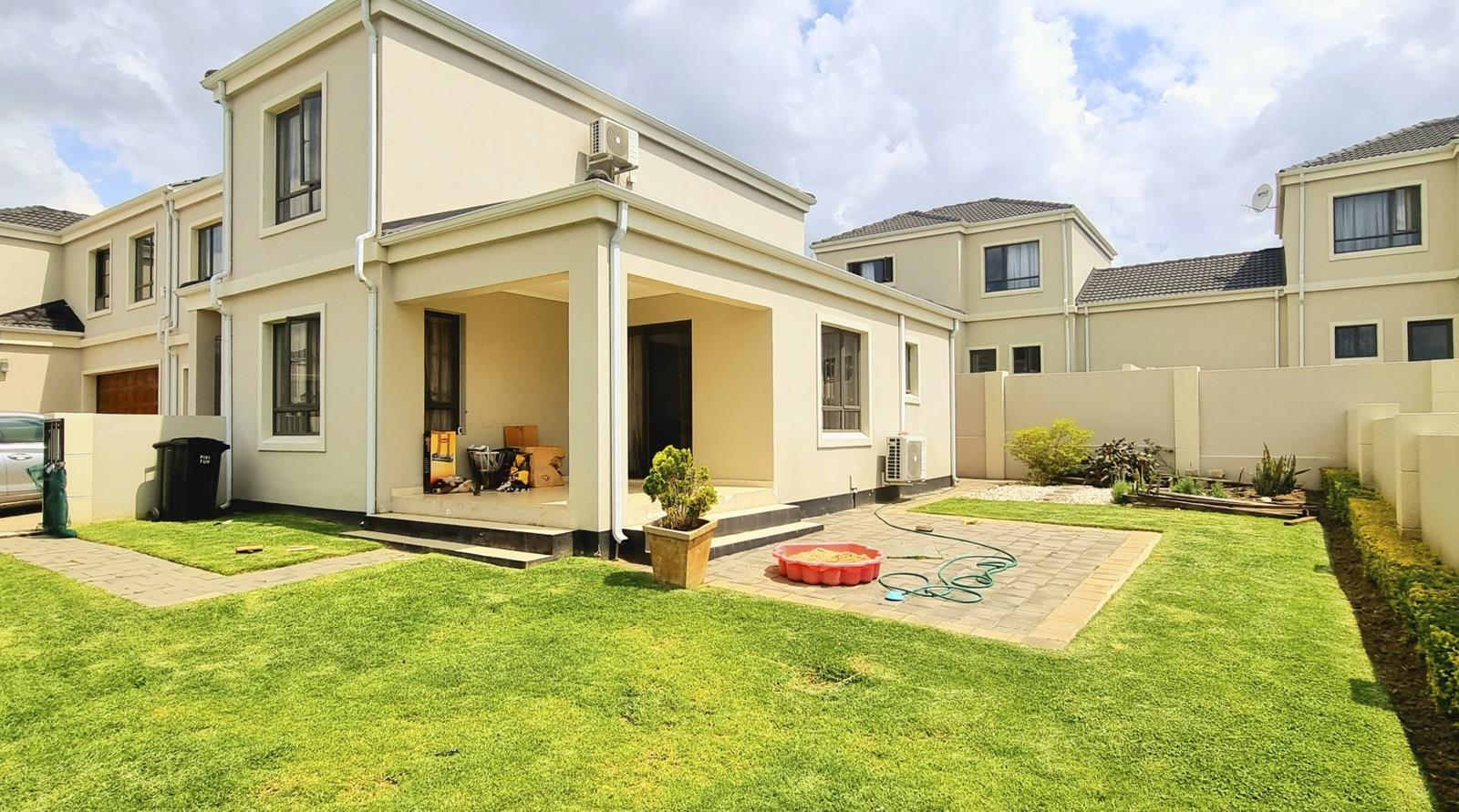 3 Bedroom Duplex in Carlswald