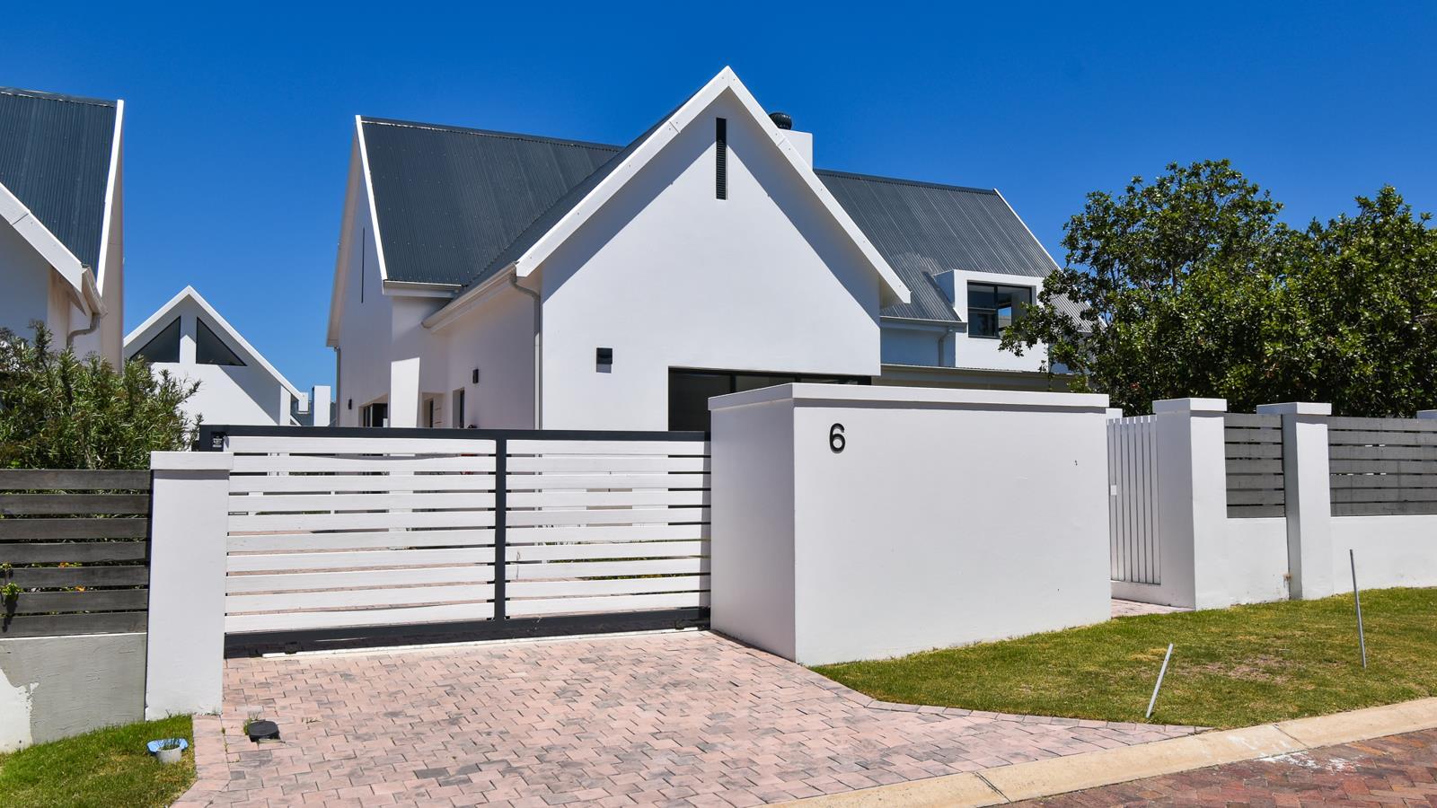 3 Bedroom House in St Francis Links