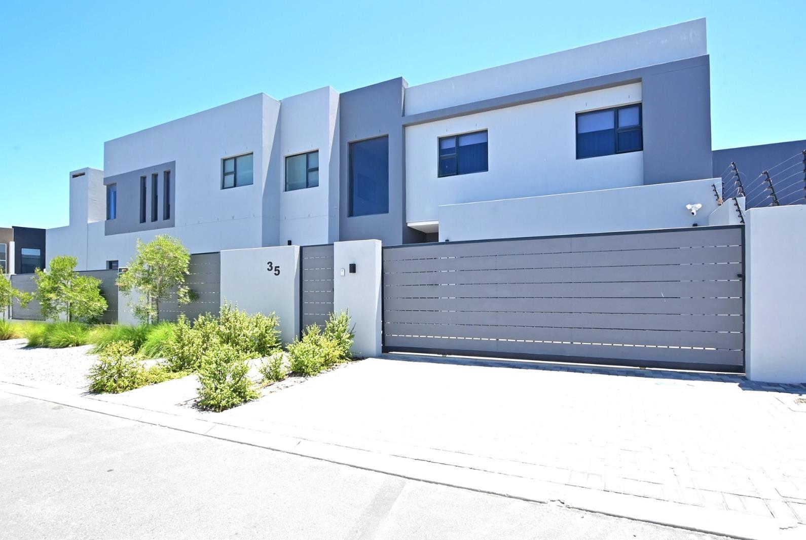 3 Bedroom House in Sandown