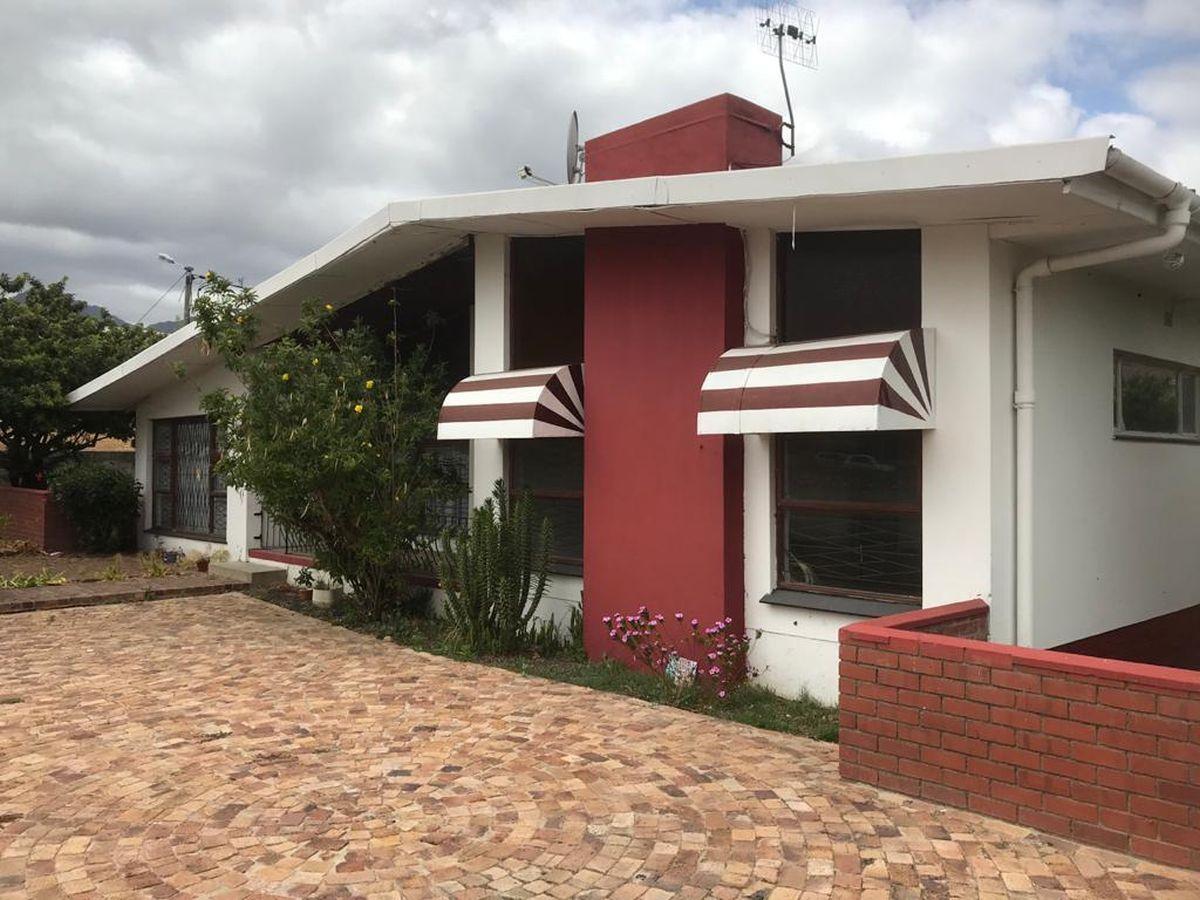 3 Bedroom House in Paarl Central East