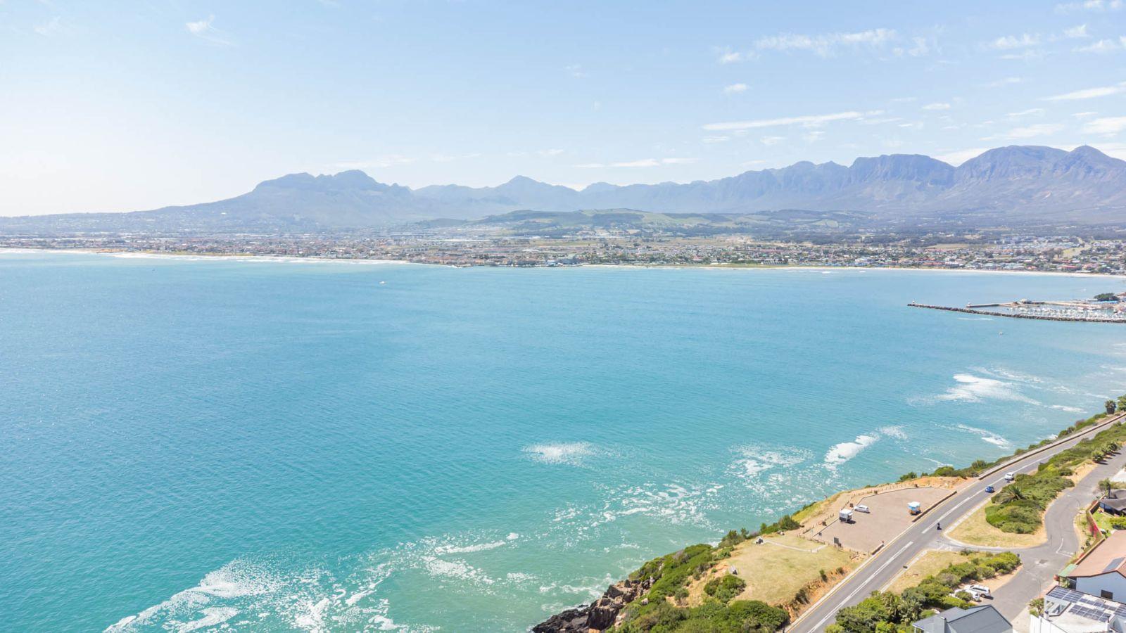 3 Bedroom House in Mountainside