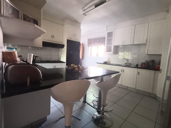 6 Bedroom House in Brackenhurst