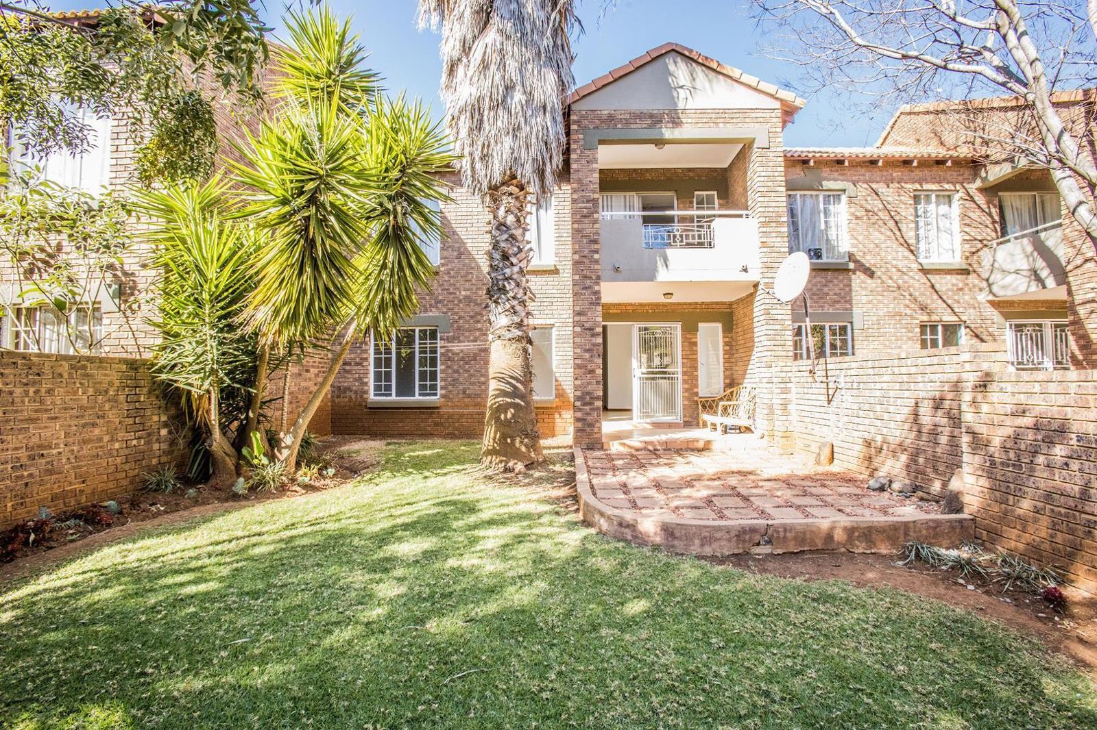 2 Bedroom Townhouse in Equestria