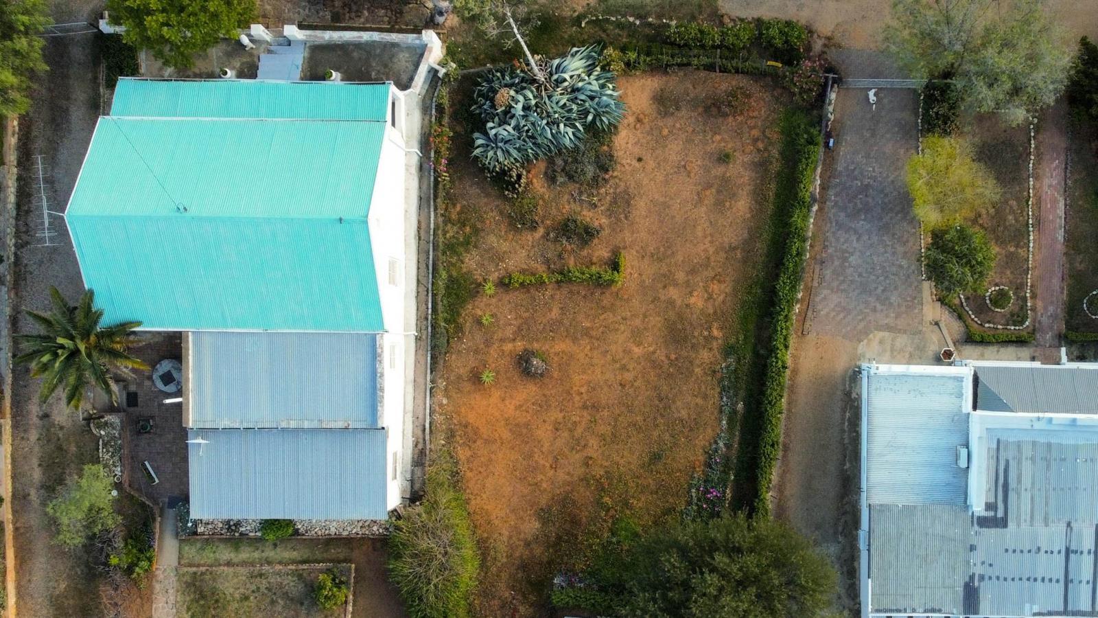 672 m² Land available in De Rust