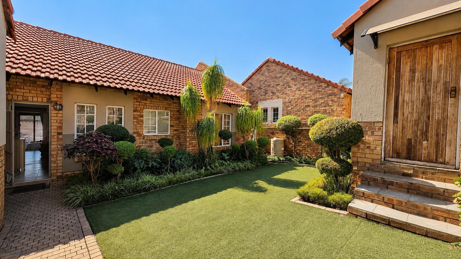 3 Bedroom Townhouse in Moreleta Park