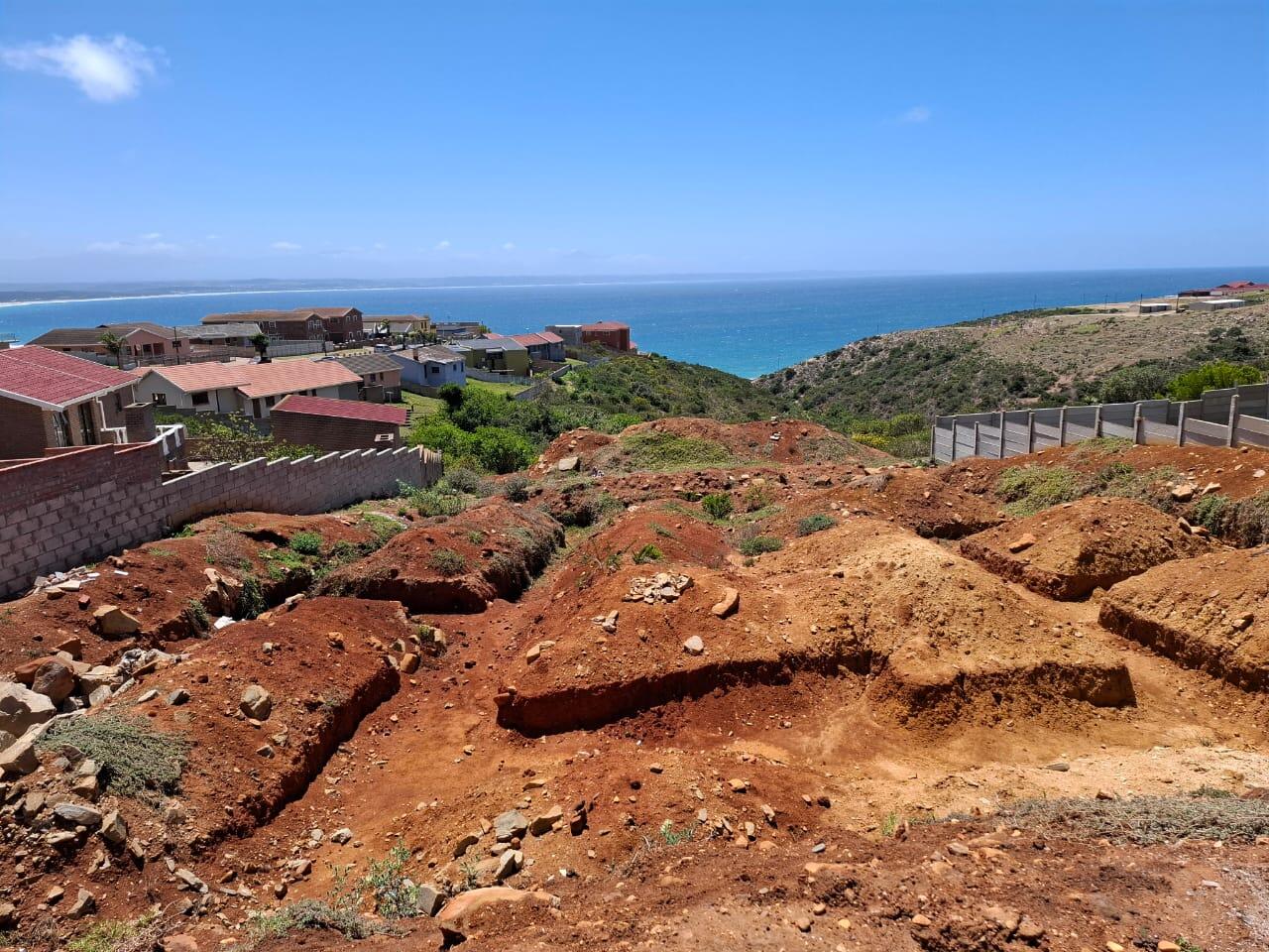 735 m² Land available in Mossel Bay Ext 26