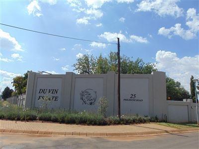 415 m² Land available in Raslouw