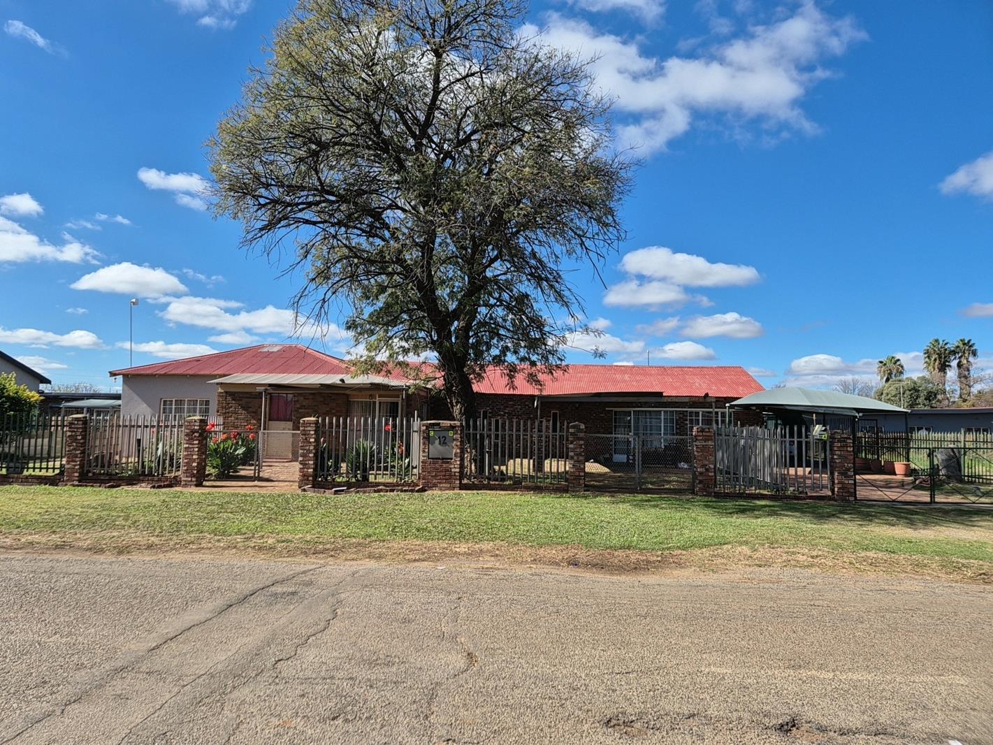 6 Bedroom House in Potchefstroom Central