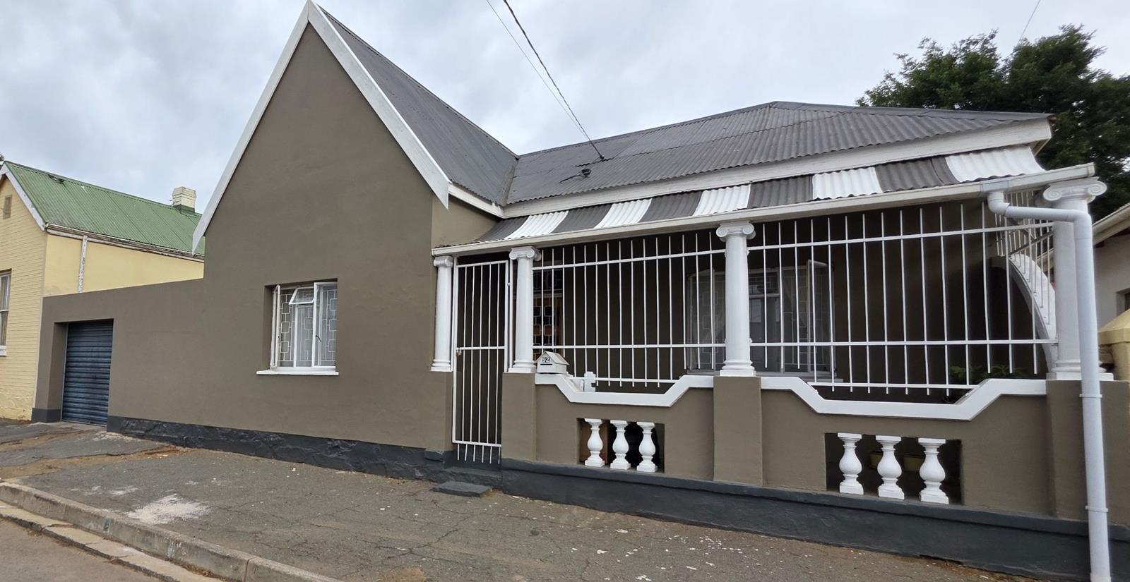 6 Bedroom House in Cradock
