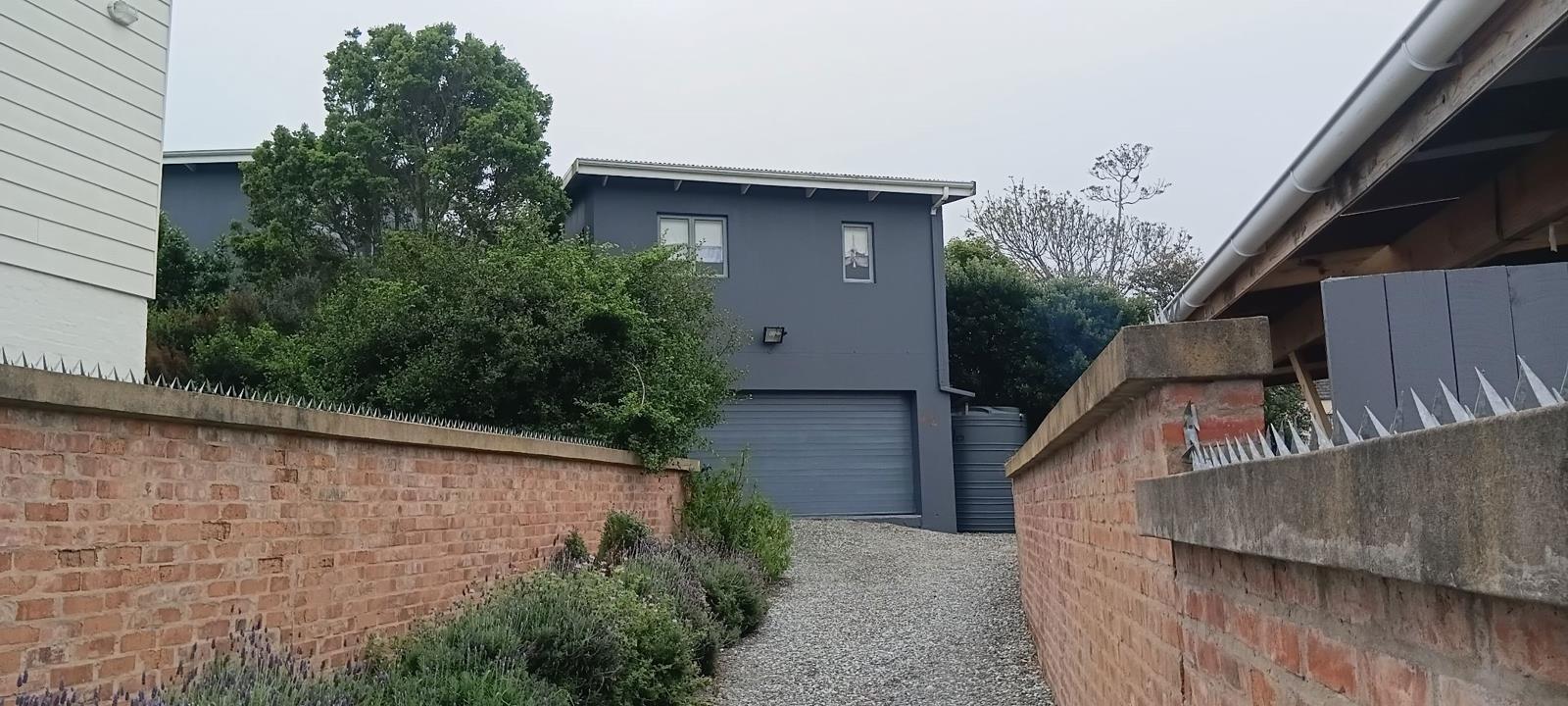 4 Bedroom House in Zeegezicht