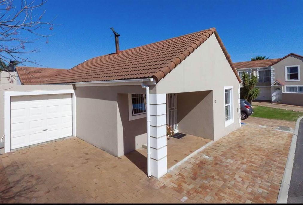 3 Bedroom Simplex in Somerset Ridge