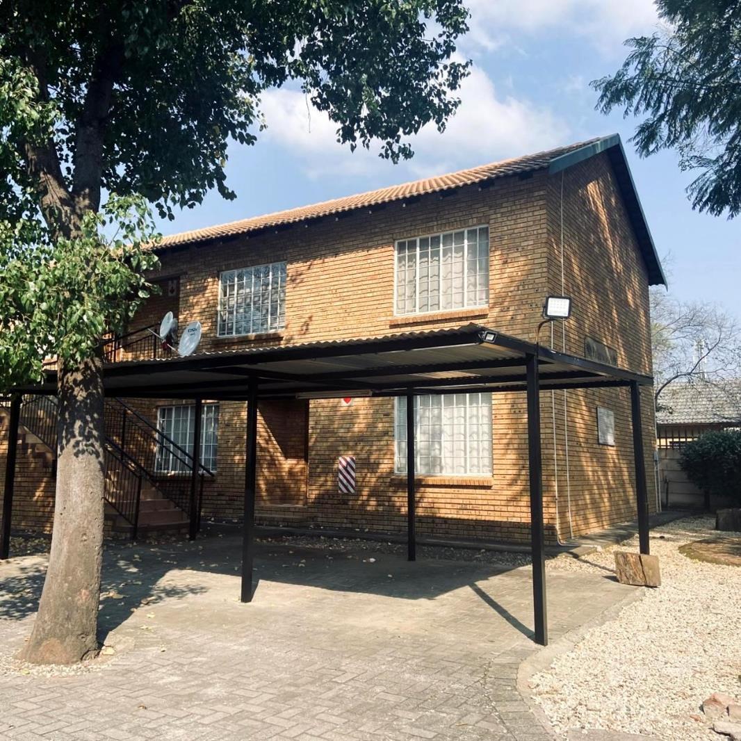 2 Bedroom Apartment in Rustenburg Central