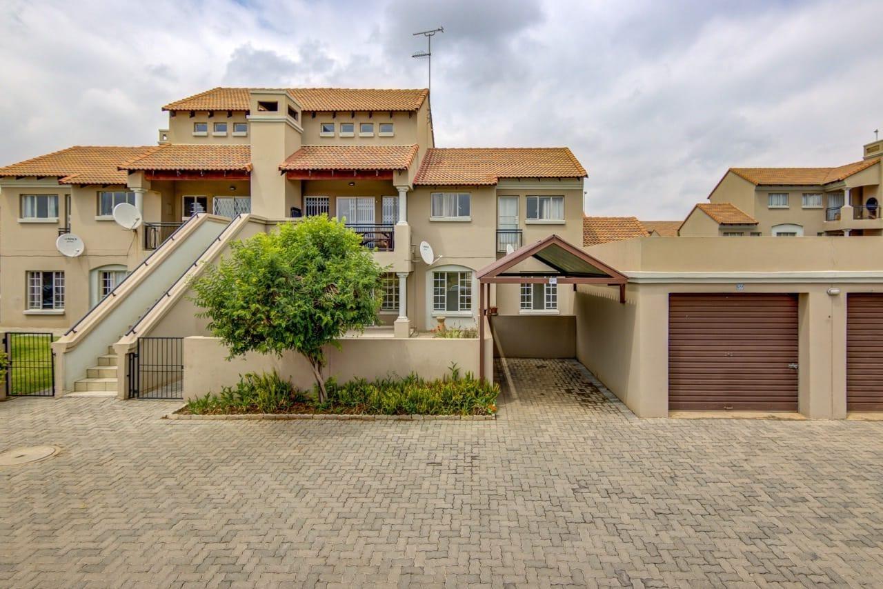 3 Bedroom Townhouse in Glen Marais