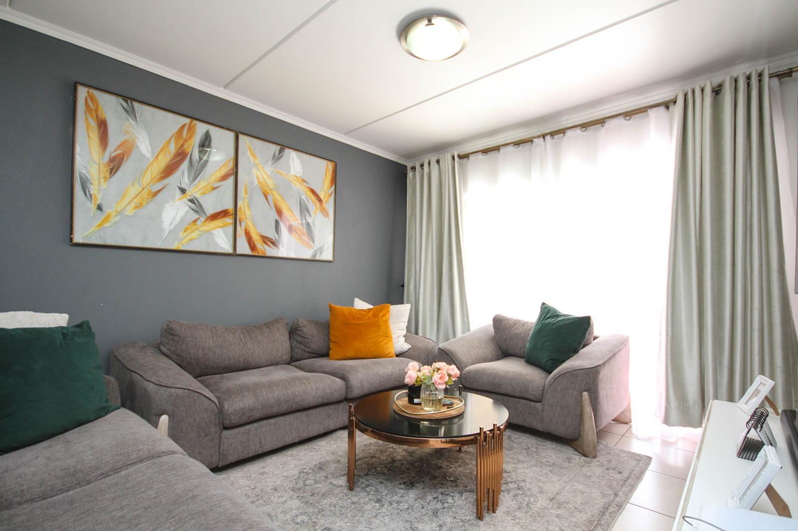 3 Bedroom Apartment in Greenstone Crest
