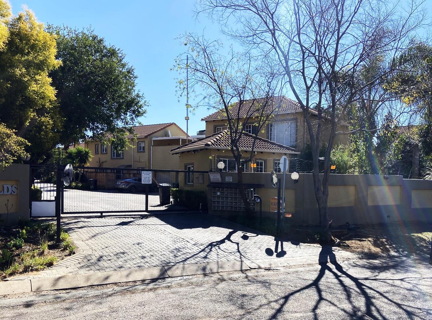 2 Bedroom House in Willow Park Manor