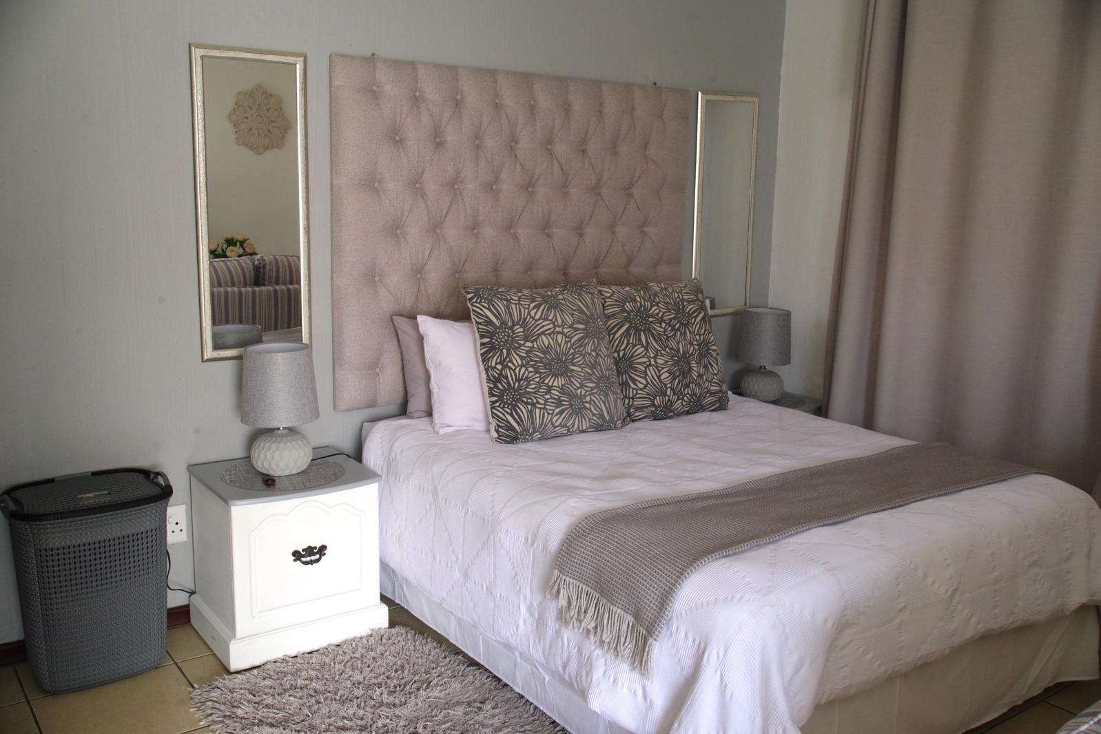 2 Bedroom Garden Cottage in Bryanston