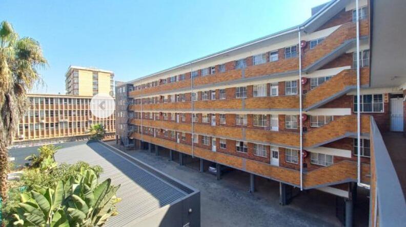 1.5 Bedroom Apartment in Arcadia