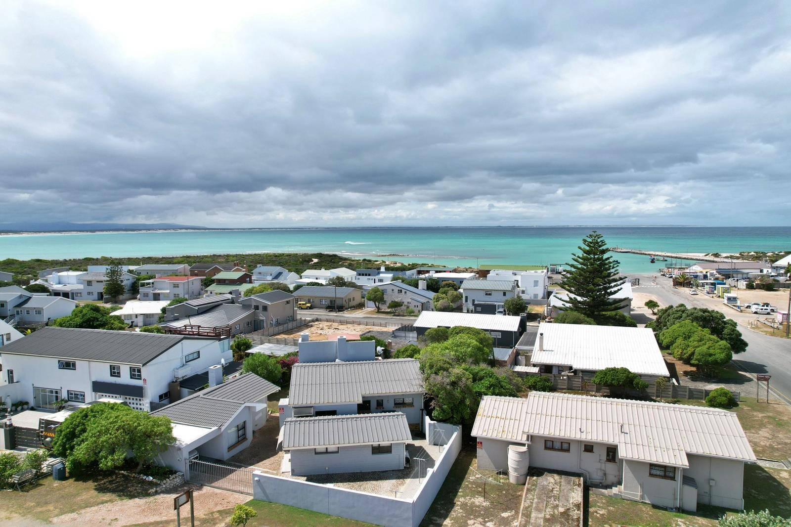 5 Bedroom House in Struisbaai