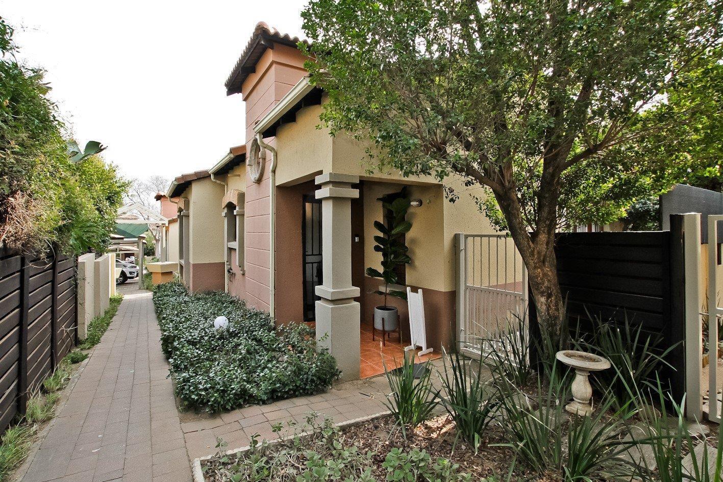 2 Bedroom Townhouse in Douglasdale
