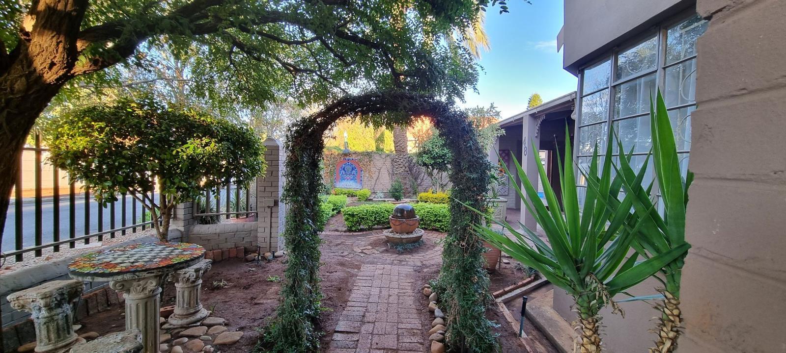 4 Bedroom House in Memorial Road Area
