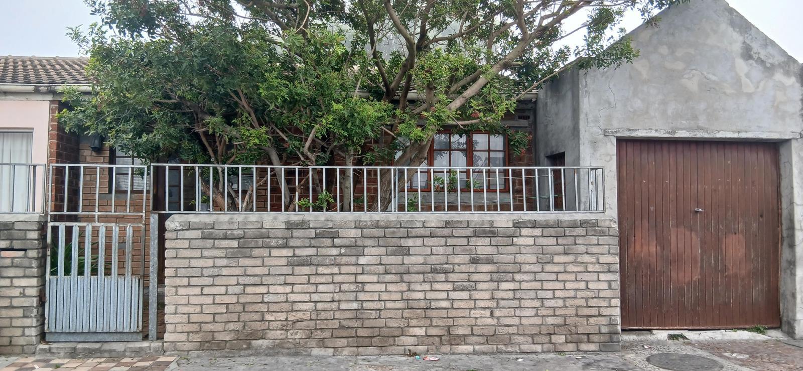 2 Bedroom House in Lentegeur