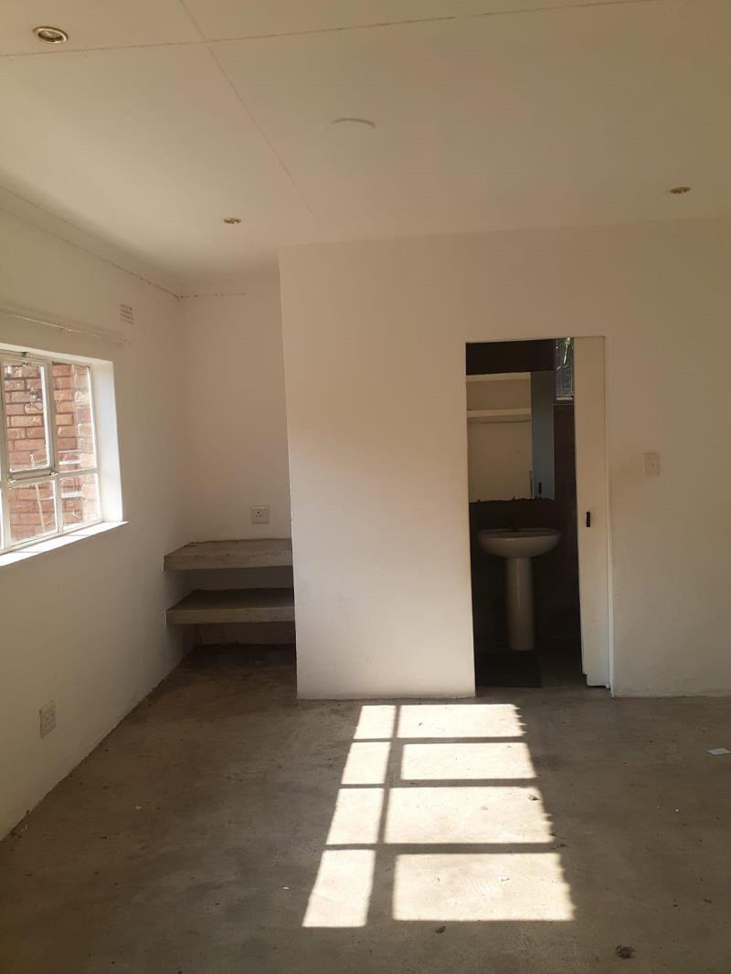 0.5 Bedroom House in Ferndale