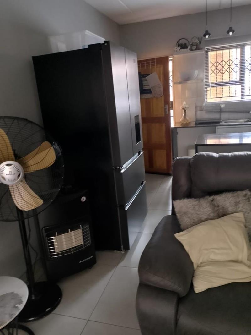 2 Bedroom Apartment in Grobler Park