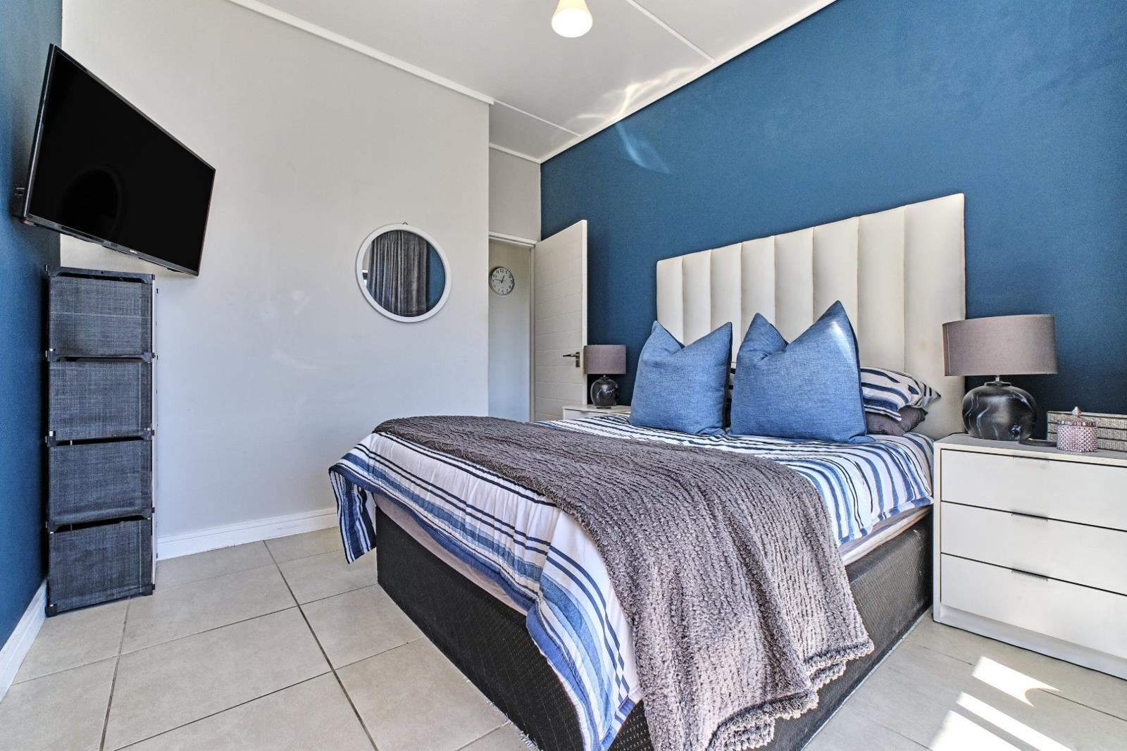 1 Bedroom Apartment in Linbro Park