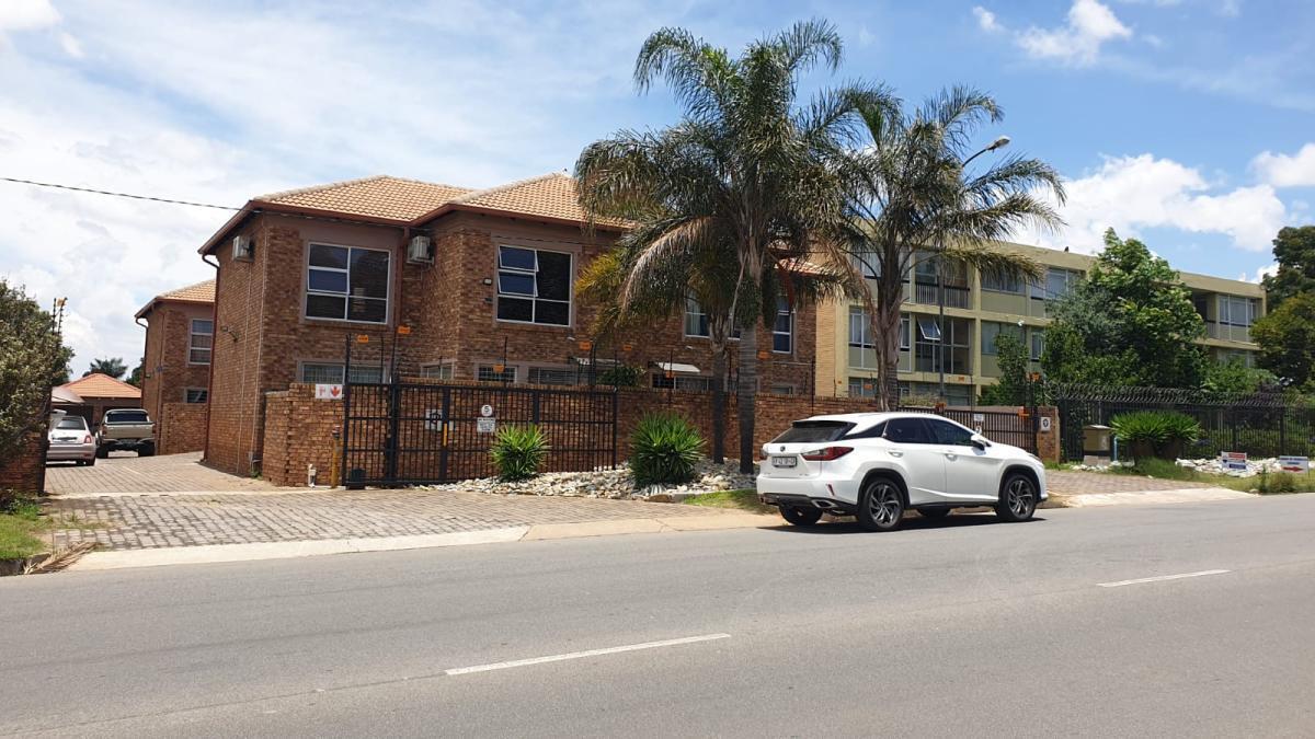 2 Bedroom Apartment in Nimrod Park