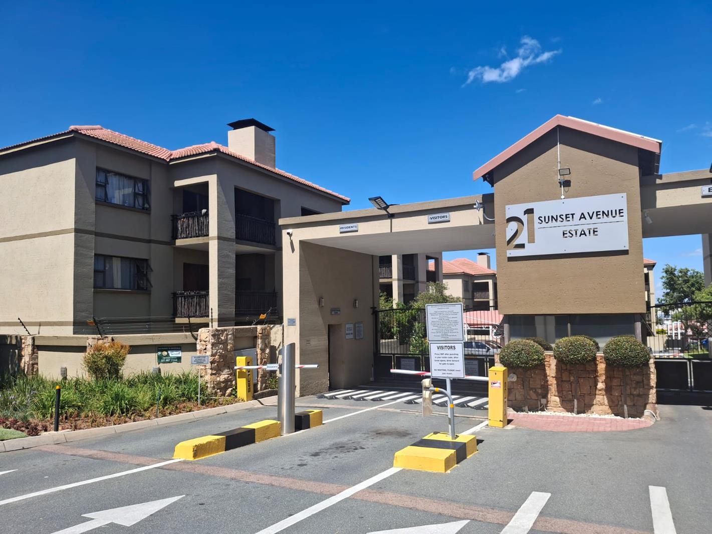 2 Bedroom Apartment in Pineslopes