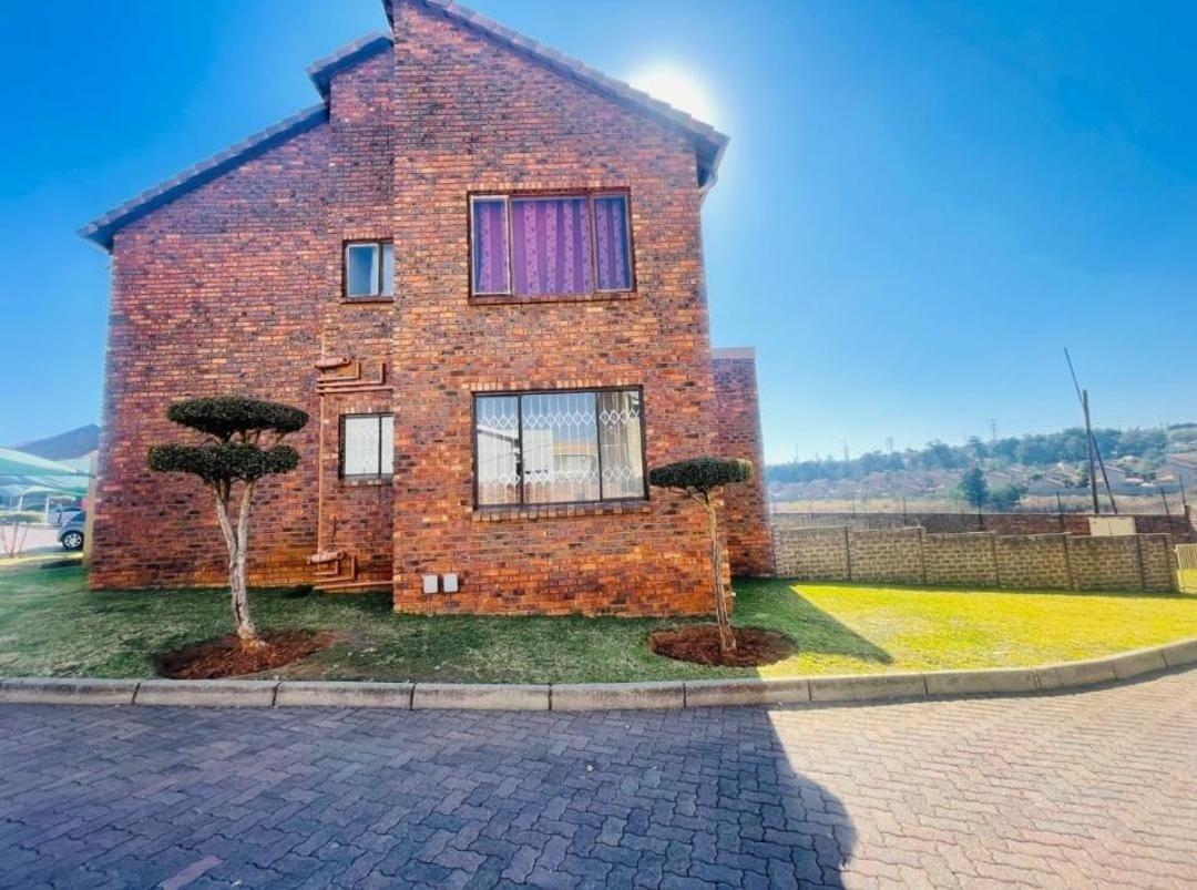 3 Bedroom Townhouse in Mondeor