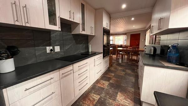 4 Bedroom House in Kleinmond