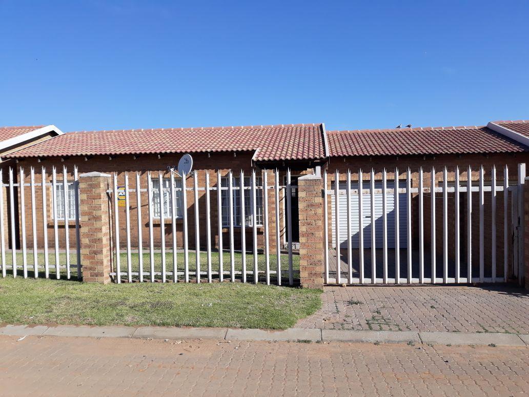 3 Bedroom House in Tasbet Park