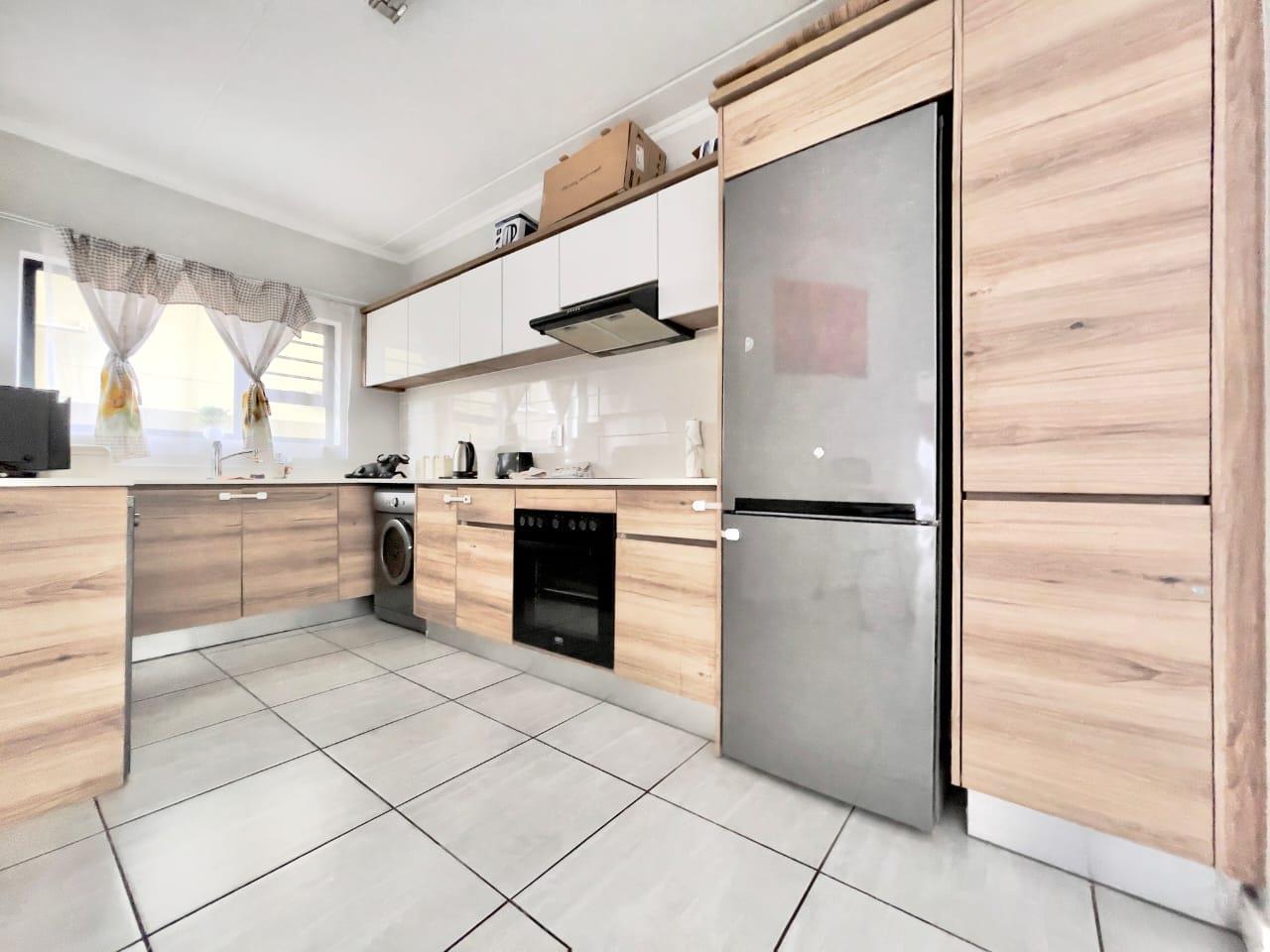 3 Bedroom Apartment in Waterfall Estate