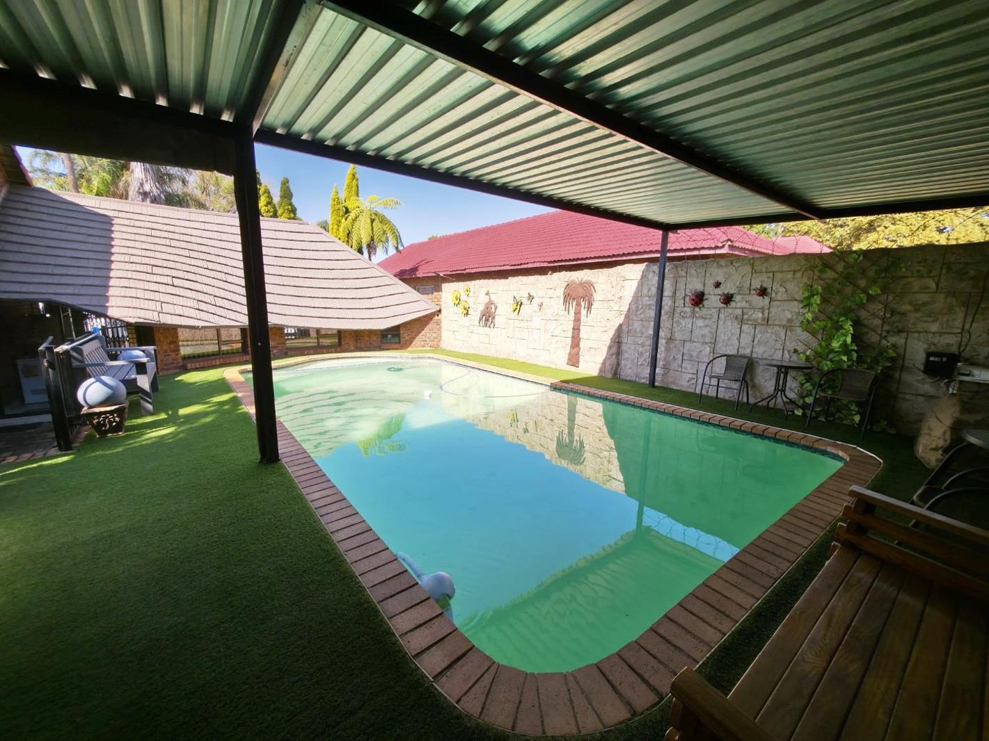 4 Bedroom House in Dorandia