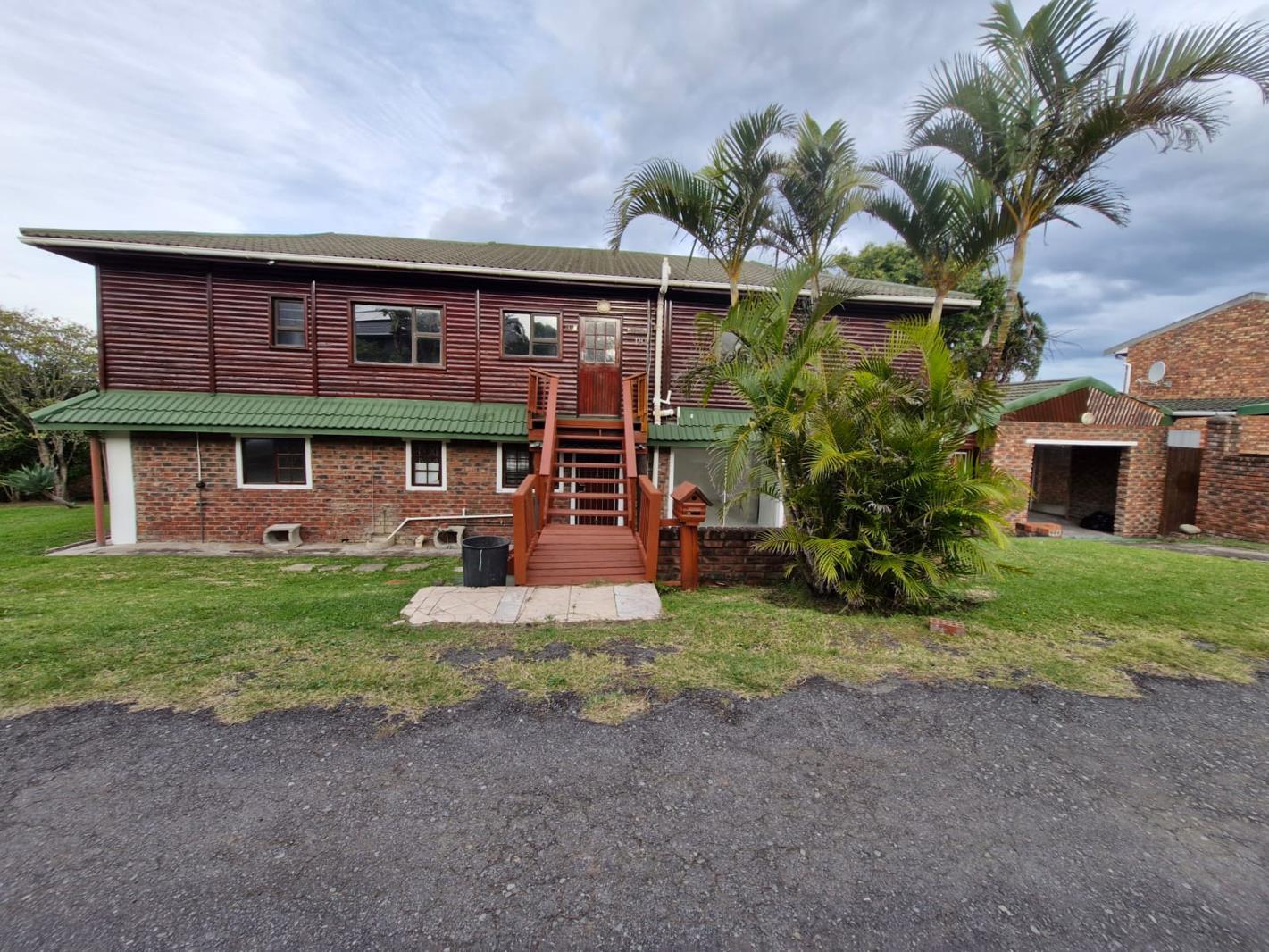 7 Bedroom House in Cove Rock