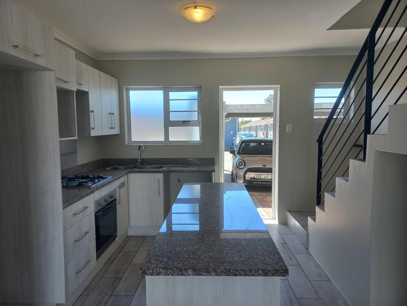 2 Bedroom Duplex in Overbaakens