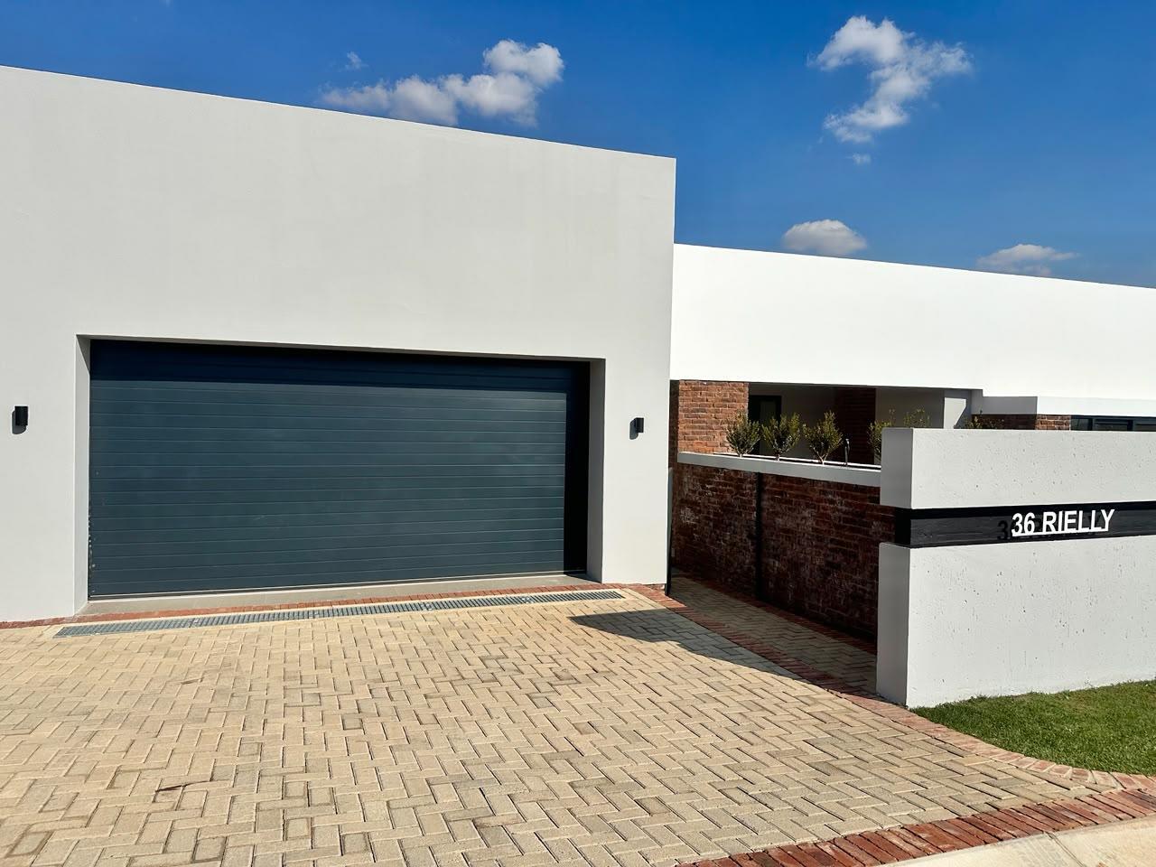 3 Bedroom House in Helderzicht Eco Estate