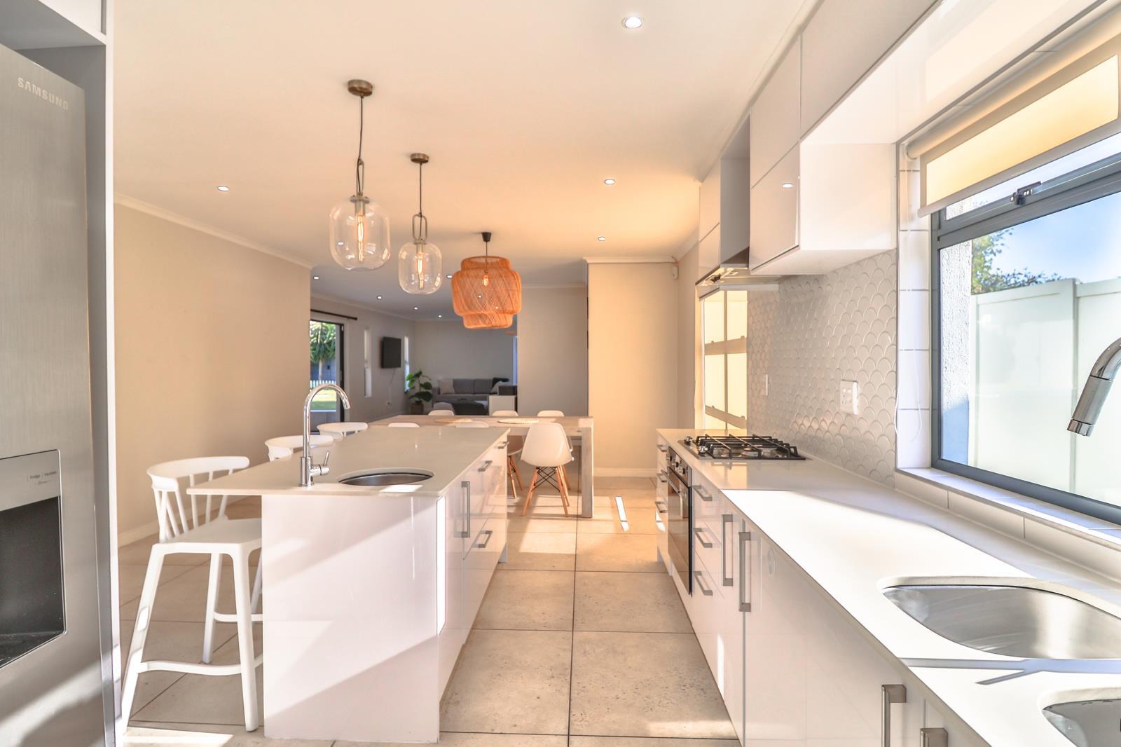 3 Bedroom House in Blouberg Rise