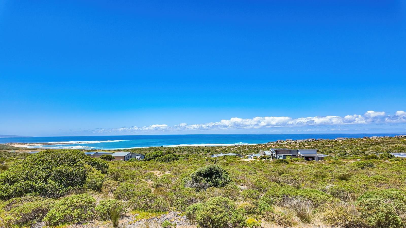 775 m² Land available in Stilbaai Wes