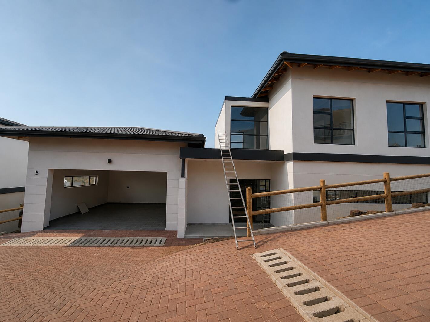 3 Bedroom House in Palm Lakes Estate
