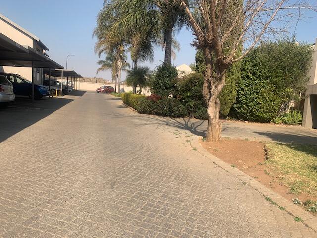 2 Bedroom House in Glen Marais
