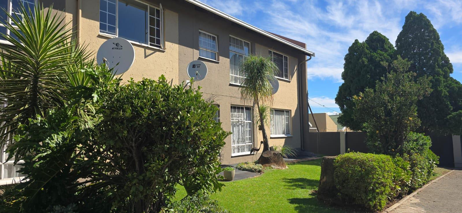 2 Bedroom Townhouse in Verwoerdpark