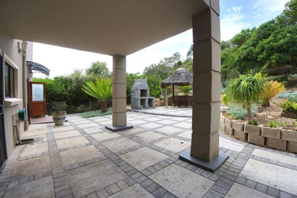 4 Bedroom House in Cola Beach