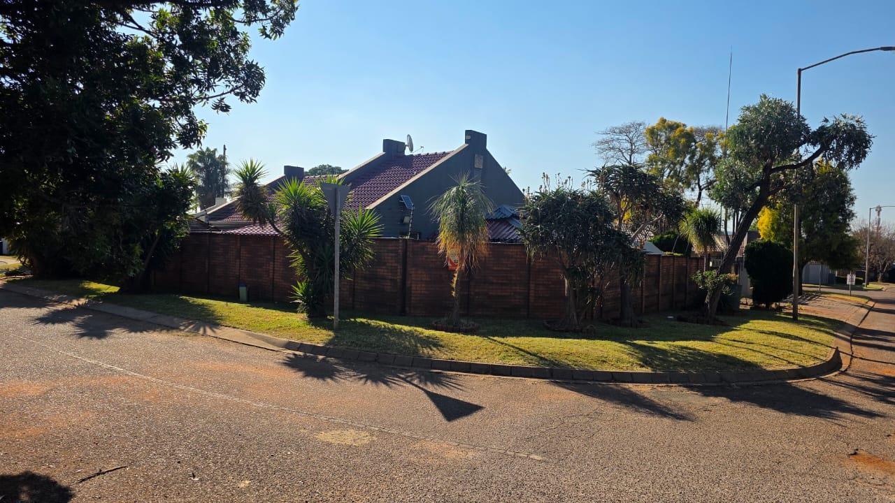 3 Bedroom House in Doornpoort