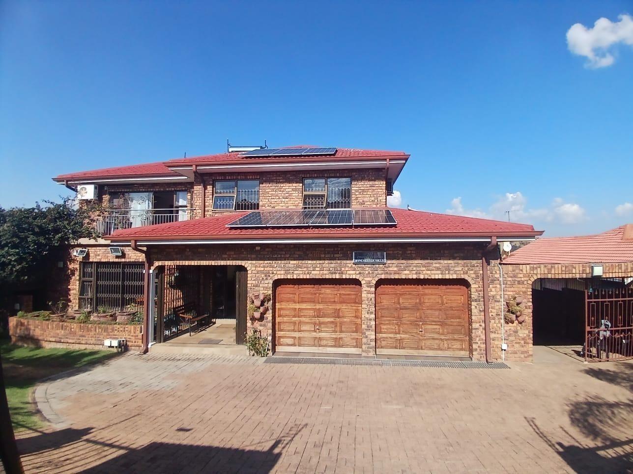 6 Bedroom House in Winchester Hills