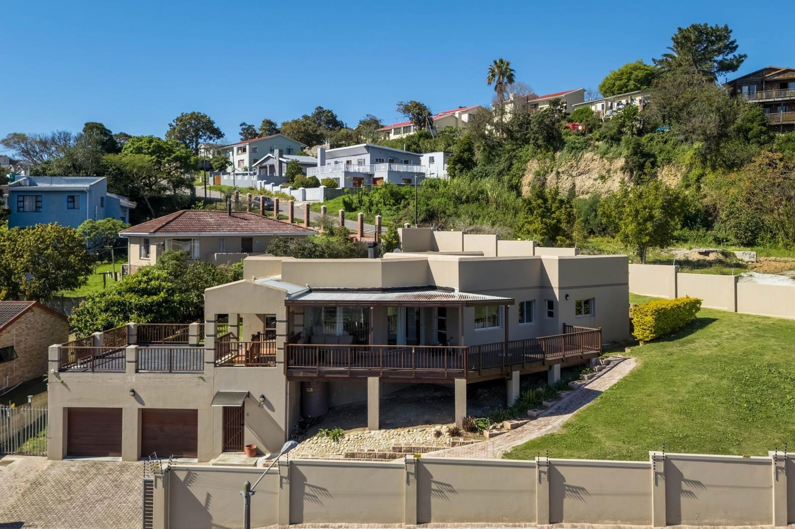 4 Bedroom House in Knysna Central
