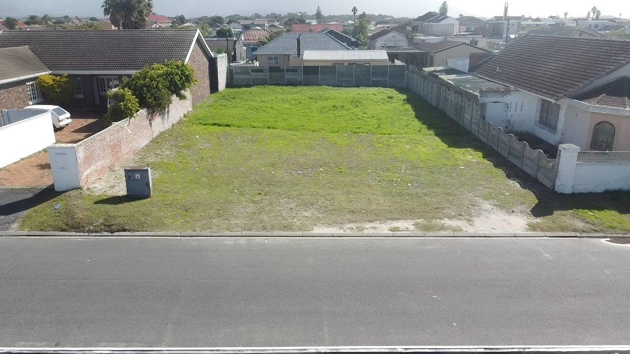 623 m² Land available in Grassy Park