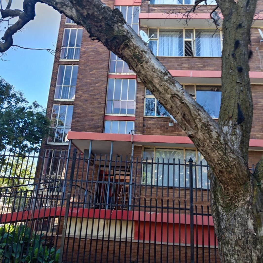 2 Bedroom Apartment in Sunnyside