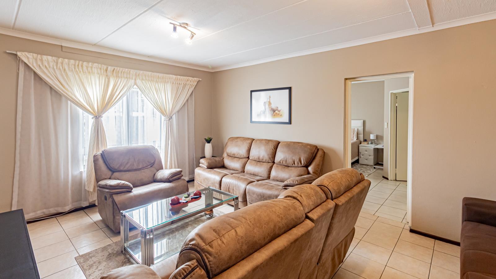2 Bedroom Apartment in Erand Gardens